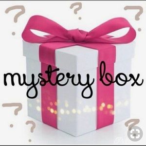 Reseller 7 item Mystery Box